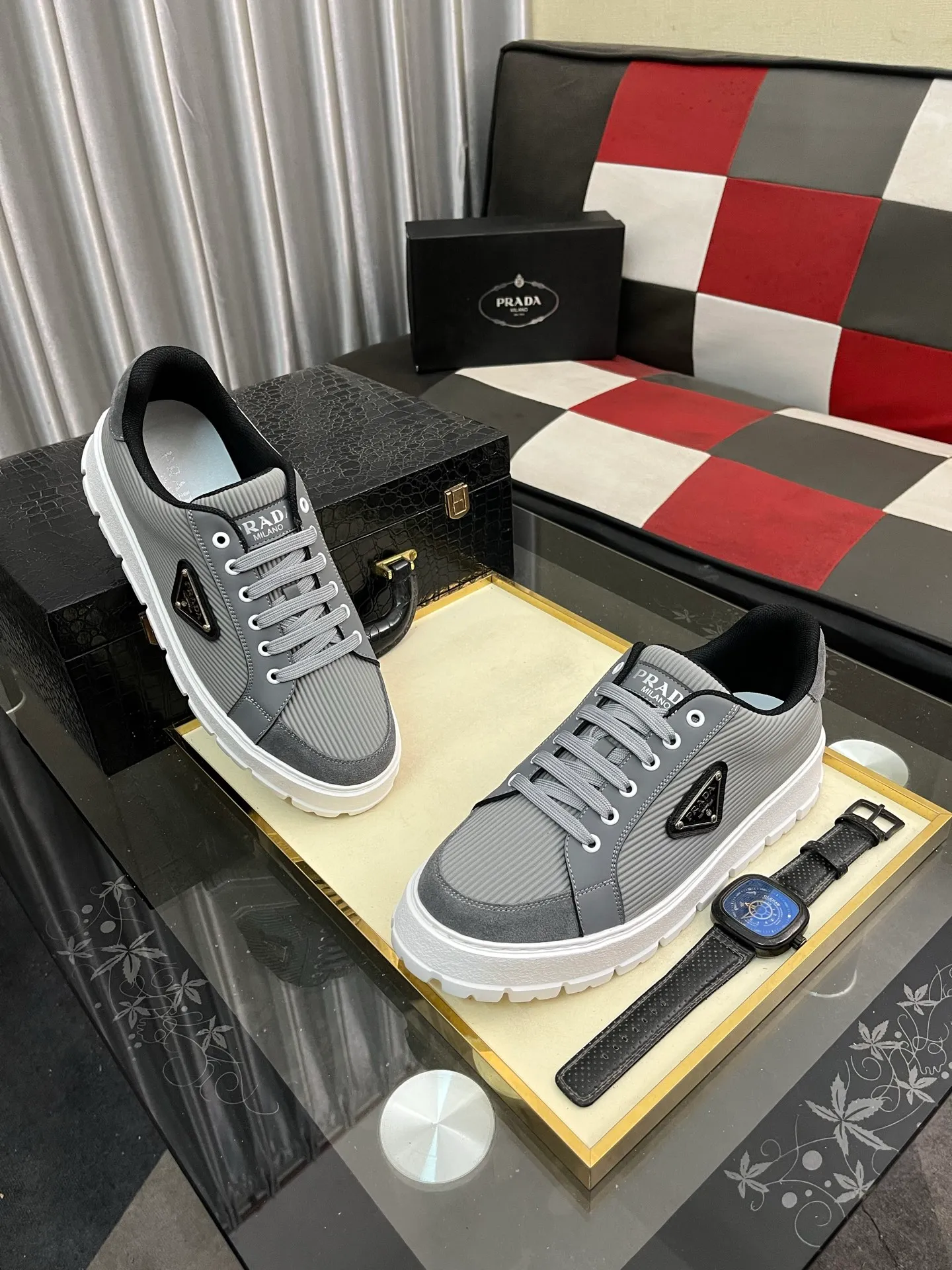 Men's Men's Shoes💰440⌚️⌚️《PRADA*》The latest and most popular casual shoes, top brand [seduce] luxury~purchasing agent, top~quality. [Strong] The upper is made of imported breathable special materials ➕ breathable feet (•) with fine workmanship. Original stylish and stylish soft rubber wear-resistant outsole, light and comfortable on the foot, size: 38-445️⃣colors available